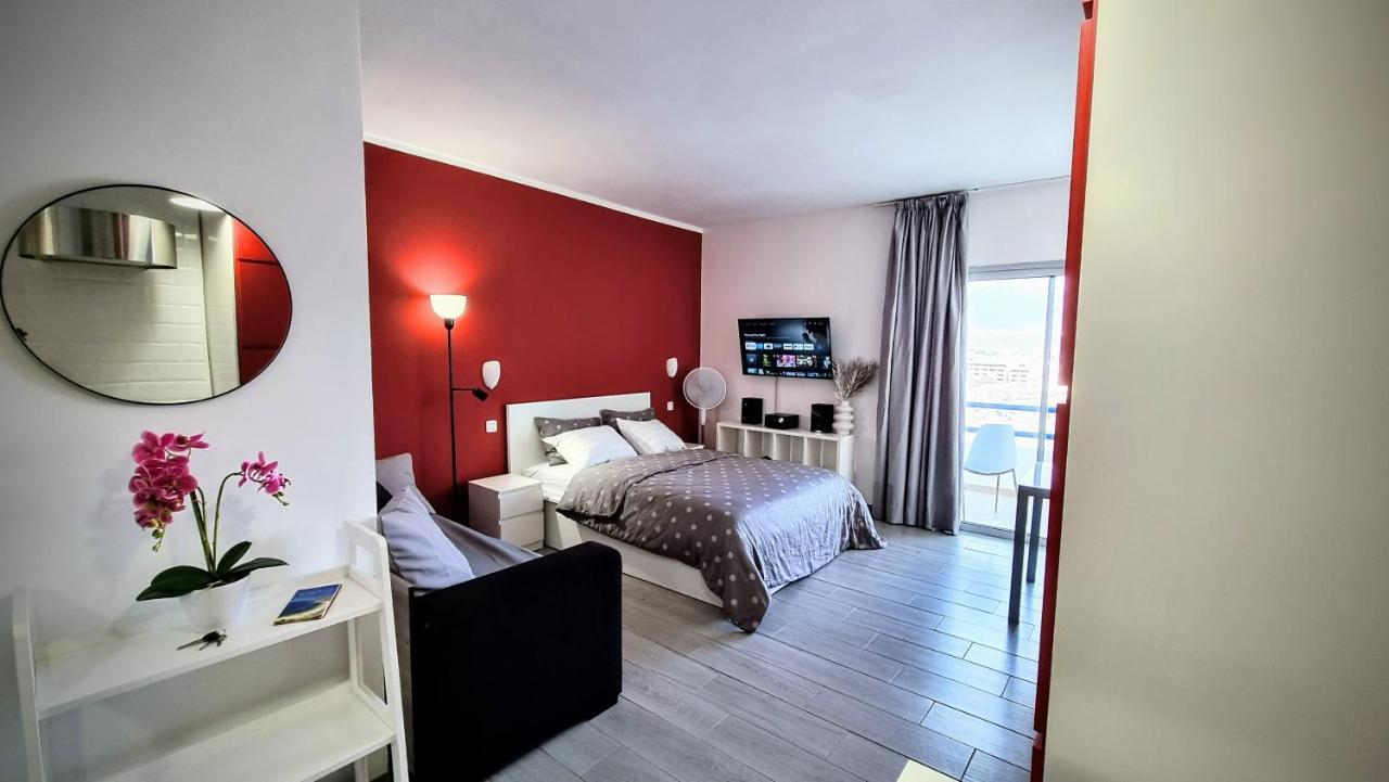 Stunning Studio With A Sea View And Pool, Paraiso Del Sur 1309 Адехе Екстериор снимка